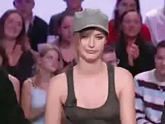 Maya y su mamá sexo duro latino