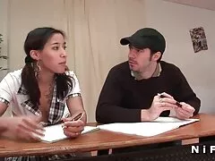Él, una hermosa chica con un coño lleno de semen en la boca. porno casero en español latino