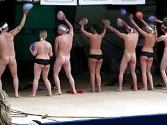 Te mostraré lo grande que es. porno caliente latino