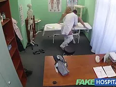 Hermosa rubia tiene que porno familiar latino comer a su novio